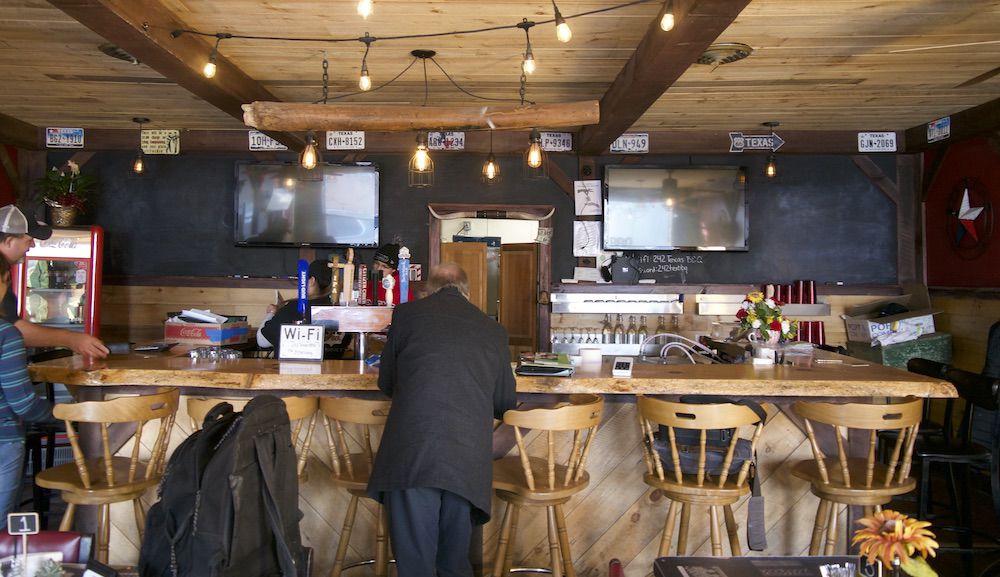 242 Texas BBQ, Interior, 11-21-2019